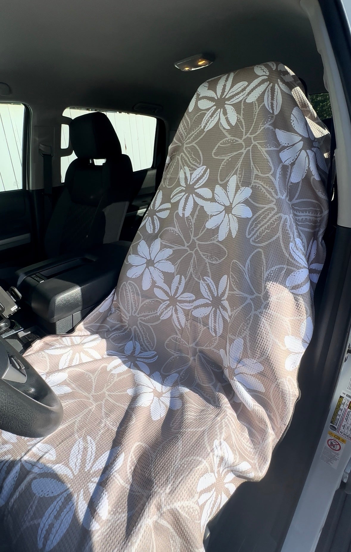 REVERSIBLE CAR SEAT COVER TOWEL — TIARE SHELLS