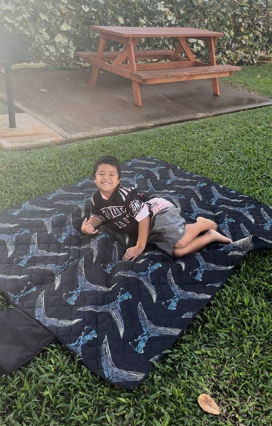 AHI FIN REVERSIBLE PICNIC/ BEACH BLANKET