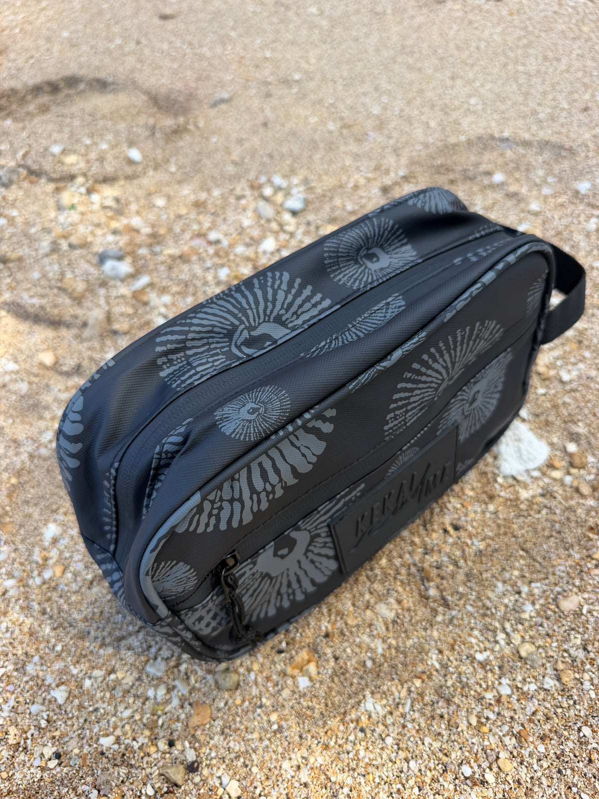 ‘OPIHI SAND FREE POUCH