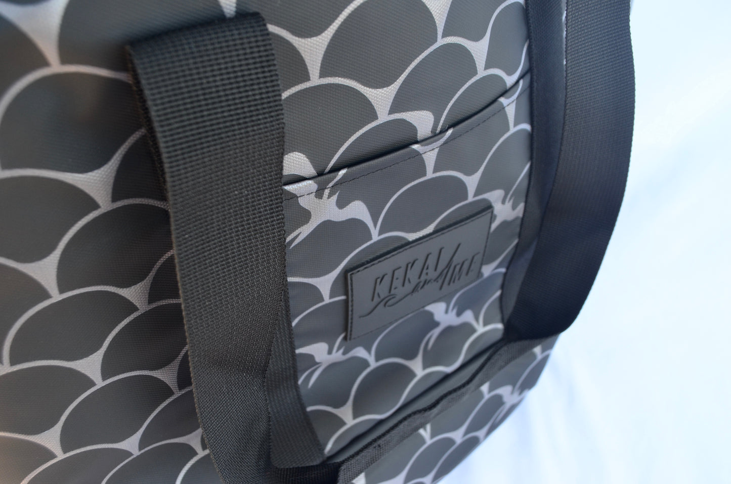 ‘IWA SCALES COOLER TOTE BAG