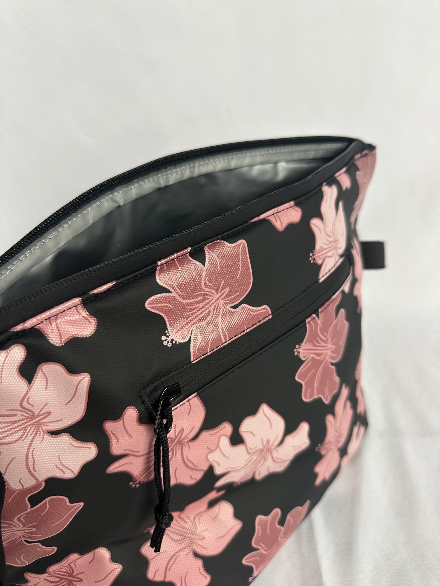 MAUVE HIBISCUS TRAVEL COOLER BAG