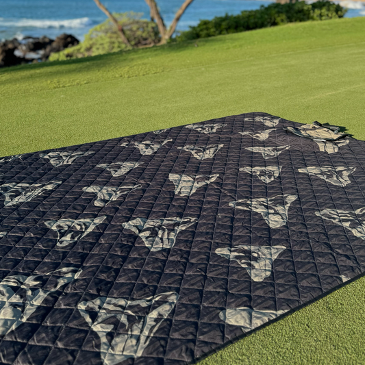 SHARK TOOTH REVERSIBLE PICNIC/ BEACH BLANKET