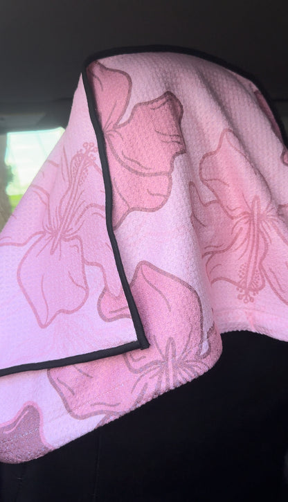 REVERSIBLE CAR SEAT COVER TOWEL — MAUVE HIBISCUS