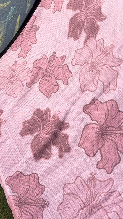 REVERSIBLE CAR SEAT COVER TOWEL — MAUVE HIBISCUS