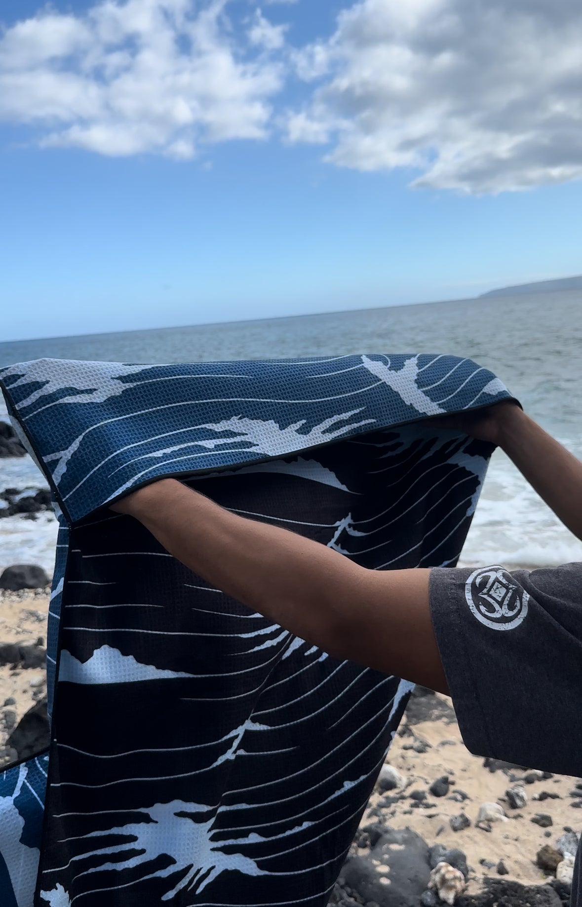 REVERSIBLE CAR SEAT COVER TOWEL — KAINALU