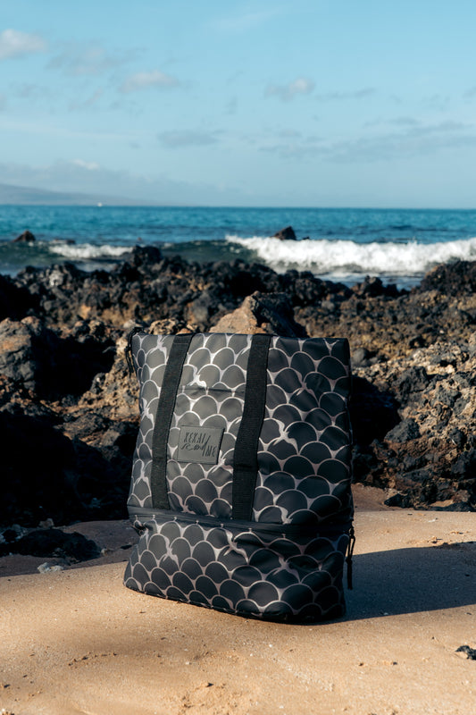 ‘IWA SCALES COOLER TOTE BAG